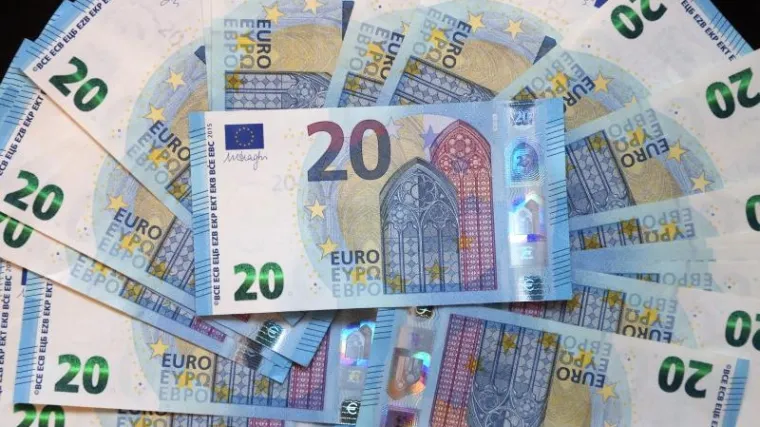 Po&scaron;teni nalaznik predao policiji bogatstvo koje je prona&scaron;ao pod drvetom