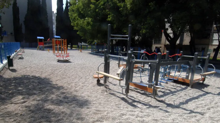 Splićani u strahu: 'Bolesni poremećeni gad zlostavlja 6-godi&scaron;nje curice, a otac ga pravda i &scaron;titi'