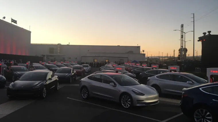 Prvih 30 ljudi dobilo svoje Modele 3, naručeno ukupno već pola milijuna