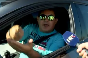 Pogledajte kako je jedan iznervirani vozač u par riječi na, hm... njemačkom opisao gužvu na Bajakovu