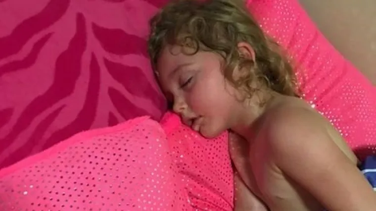 Majka ju na&scaron;la preznojenu i crvenu, Hitna ju budila punih 20 minuta