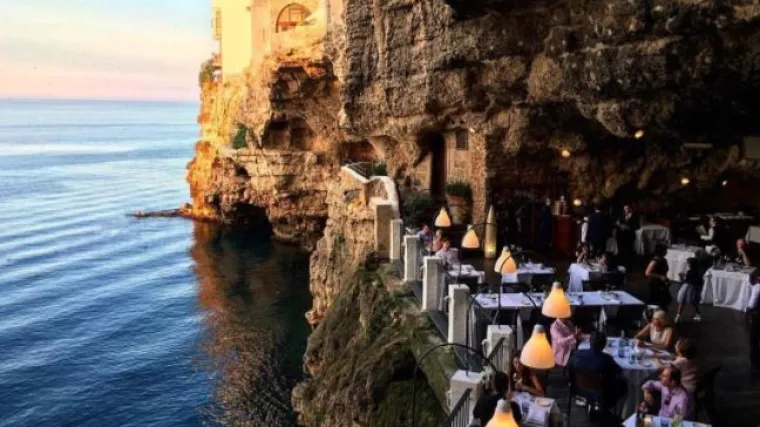 U stijenama, na drveću, pod vodom: Ovi restorani najposebniji su na svijetu i odmah bismo si rezervirale stol