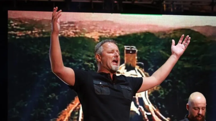 Za koncert u Slunju na obljetnicu Oluje tražio je vrtoglavi iznos, a onda pristao na manje