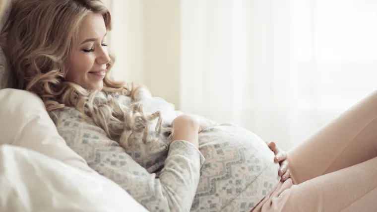 Prva trudnoća u 30-ima znači dulji životni vijek za majku