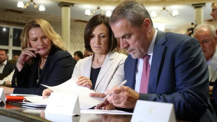 Bandić kupuje gotovo 30.000 zastava koje koštaju više od 5 mil. kuna