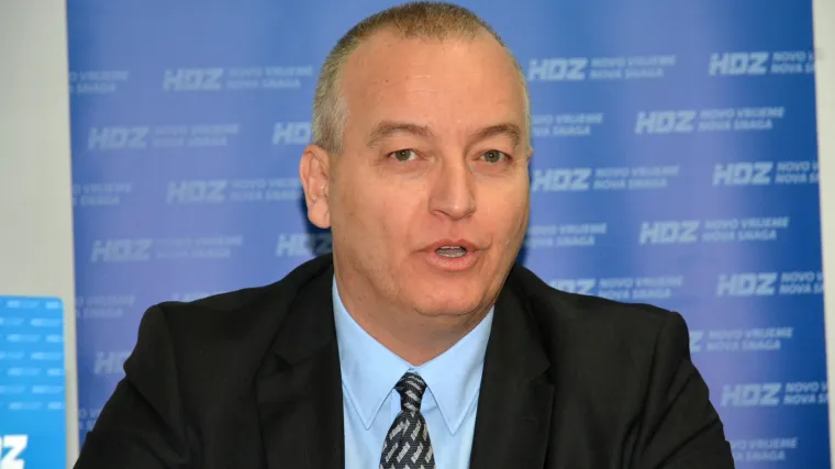 Policija istražuje Maru&scaron;ićeve komentare na Facebooku: Inicijativa mladih zatražila reakciju premijera i predsjednice