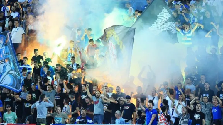 Torcida žestoko izvrijeđala Janicu, Armada poslala poruku policiji