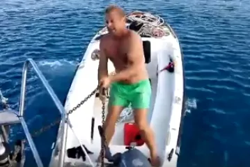 Sukob lokalca i turista na Silbi: zbog sidrenja jedrilice verbalno izvrijeđao Talijane