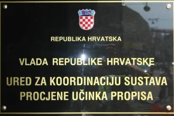 Neke od njih bizarne su kao da su izašle iz Alana Forda. Plaće su, pogađate, sjajne