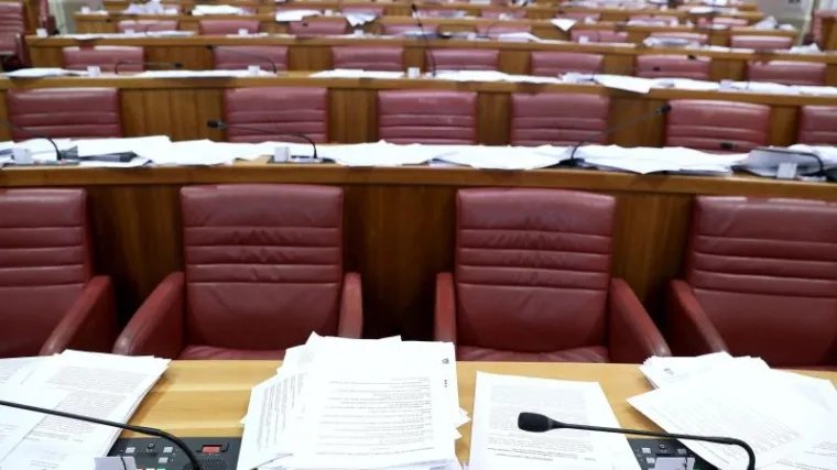 Saborske zastupnike ipak neće kazniti zbog izostanaka, jo&scaron; će dobiti dodatnih 1500 kn