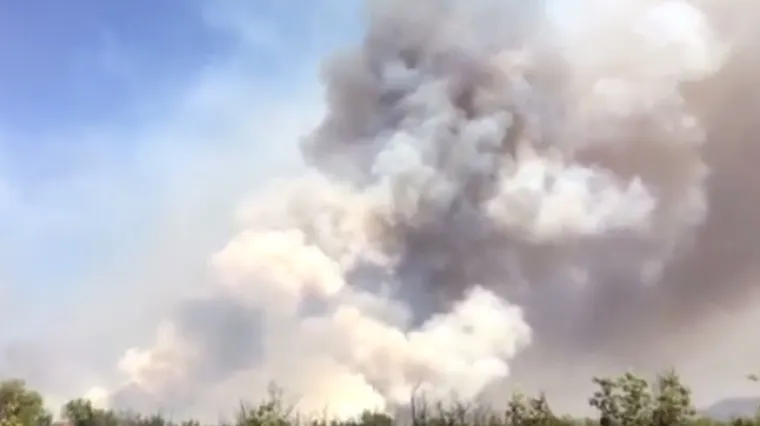 Na požari&scaron;te poslana vojska, stiže i pojačanje iz Zagreba; kanaderi i helikopteri gase 3 požara na jugu zemlje