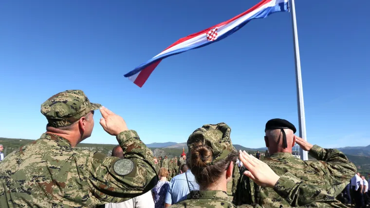 Hrvatsku nisu ovako zami&scaron;ljali: ovo je priča trojice heroja koji su vratili hrvatsku zastavu na kninsku tvrđavu