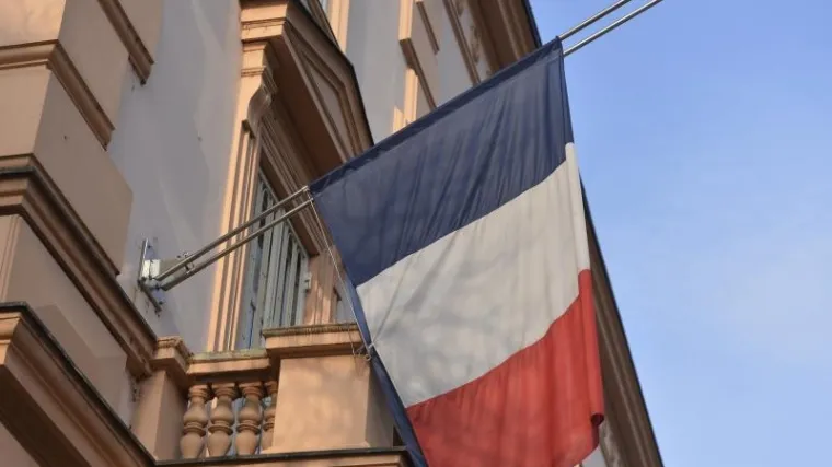 Francuska zabranila ministrima i zastupnicima zapo&scaron;ljavanje članova obitelji