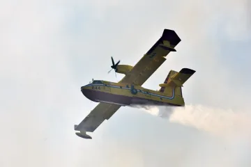 Zračne snage angažirane na požarištima na Dinari i kod Gračaca