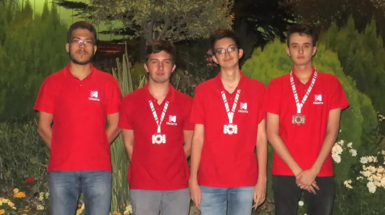 Na Informatičkoj olimpijadi na&scaron;i mladi informatičari osvojili tri srebrne medalje