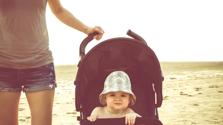 Ne prekrivajte kolica tkaninom, opasno je za bebu