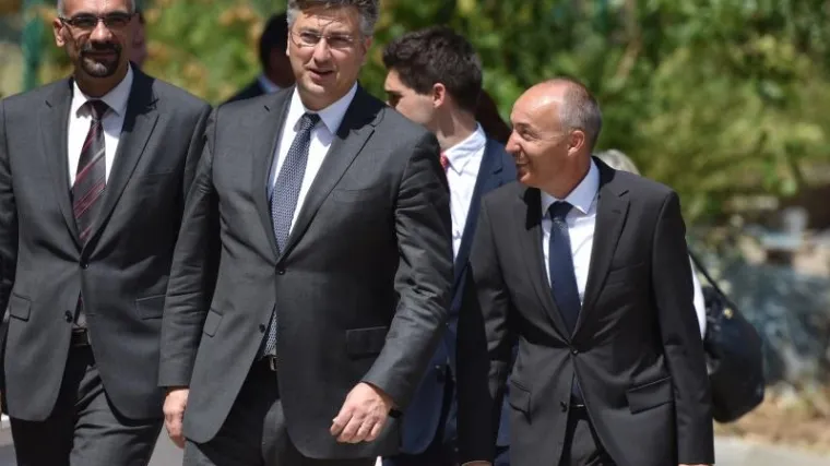 Razrije&scaron;eni i imenovani brojni ravnatelji i članovi upravnih vijeća