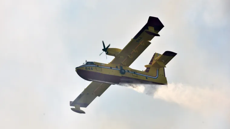 Kanaderi gase nove požare: gori na Dinari i kod Gračaca