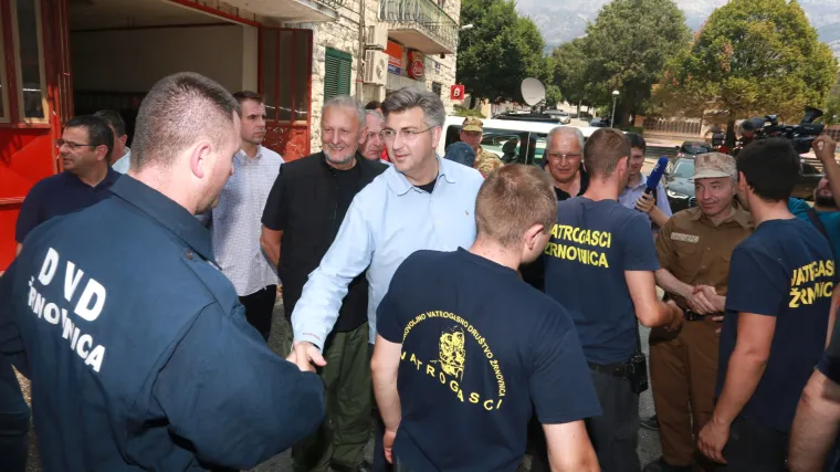 Požari koji su harali Splitom i okolicom na&scaron;kodili Plenkoviću i vladi, ali nisu HDZ-u