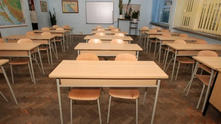 Mađarska konzervativna vlada planira u &scaron;kole uvesti obavezno vojno obrazovanje