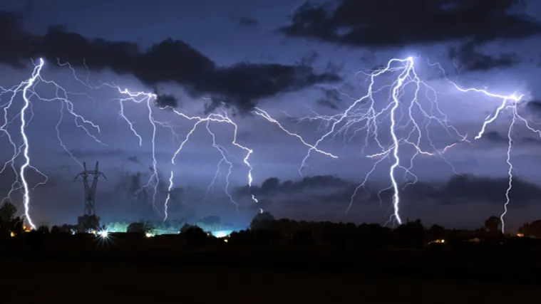 Na sjeveru Italije namanje četiri osobe poginule u olujnom nevremenu