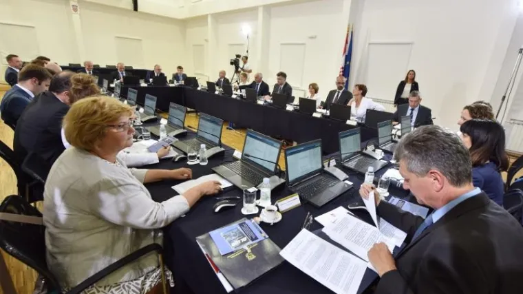 Vlada će izdvojiti 1.500.000 kuna za projekt izgradnje atletske staze u Kninu