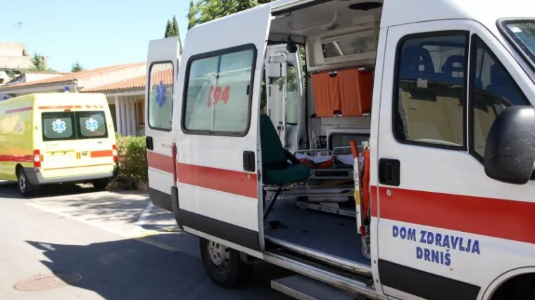 Mladić čistio podvodnu pu&scaron;ku, a nakon &scaron;to se poskliznuo osti mu se zabile u nos