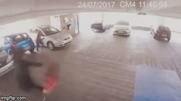 Poku&scaron;ao ukrasti auto, a onda ga sustigla snažna ruka vlasnika