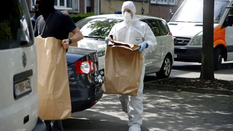 Policija otvorila vatru na automobil pun eksploziva