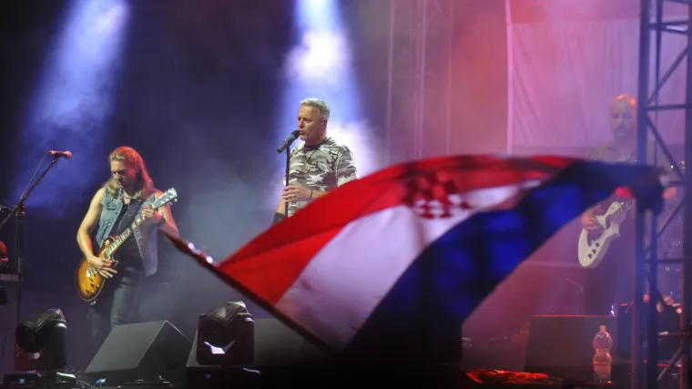 Thompsonu prekr&scaron;ajna prijava: optužni prijedlog protiv pjevača zbog uzvika 'Za dom spremni'