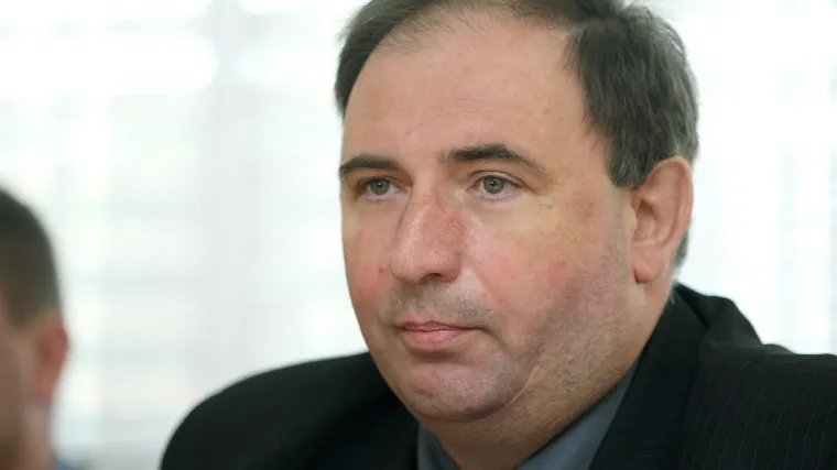 Načelnik PU osječko-baranjske smije nepropisno parkirati? 'Zazvonio mi je mobitel, morao sam'