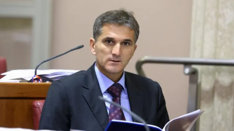 Simbol HDZ-ove lažne retorike oglasio se na dru&scaron;tvenim mrežama: evo &scaron;to Goran Marić sada misli o porezu na nekretnine