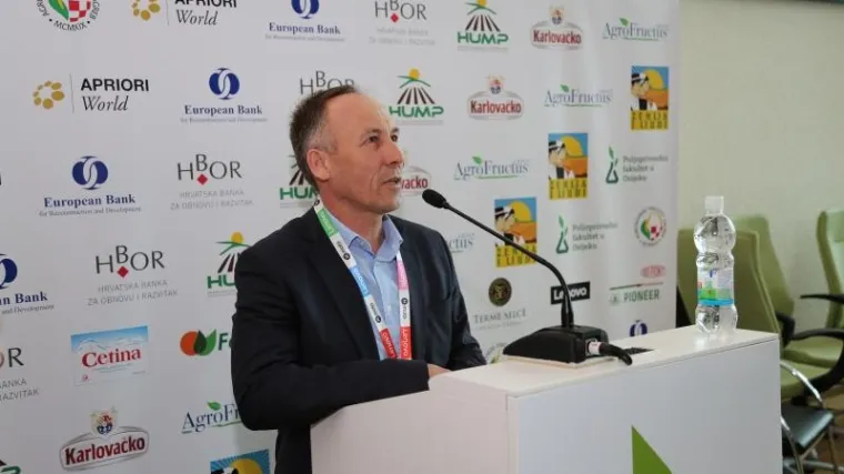 Poljoprivrednici žele hitan sastanak s Plenkovićem: 'Kroz granice nam prolazi voće i povrće koje ne zadovoljava standarde kvalitete'