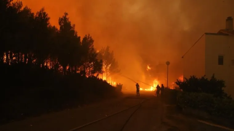 Korzika gori: evakuirano 700 ljudi, izgorjelo 1500 hektara