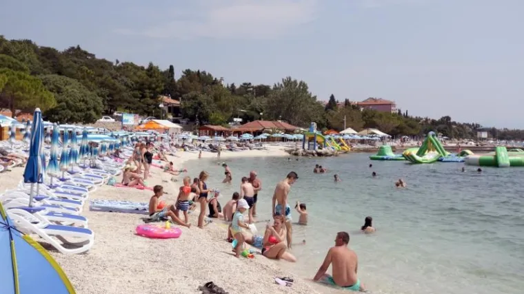 Traže mu&scaron;karca koji je iznajmljivao nepostojeće apartmane u Hrvatskoj, prevareno čak 40 osoba