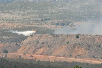 ZASEOK MODRIĆ: Kanaderi kod Obrovca i protiv vatre i protiv bure