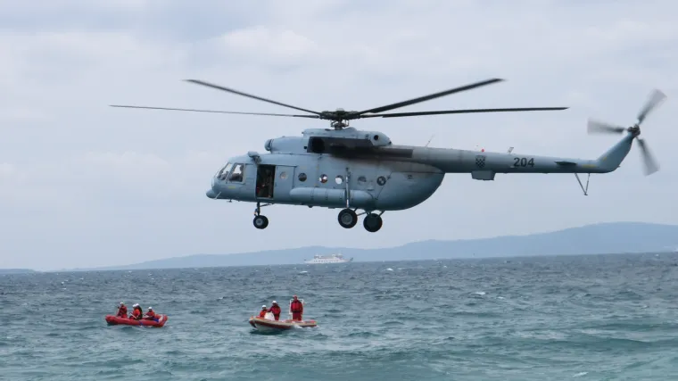 Ozlijeđeni kupač helikopterski evakuiran sa &Scaron;ćadra, a za nestalim nautičarem u splitskom akvatroriju jo&scaron; se traga