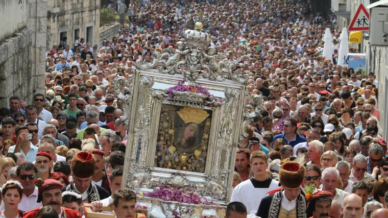 Sutra je blagdan Velike Gospe: stotine tisuća vjernika pohode poznata marijanska sveti&scaron;ta