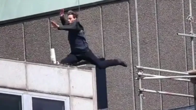 Tom Cruise ozlijeđen na snimanju Nemoguće misije, sam je izvodio akrobaciju