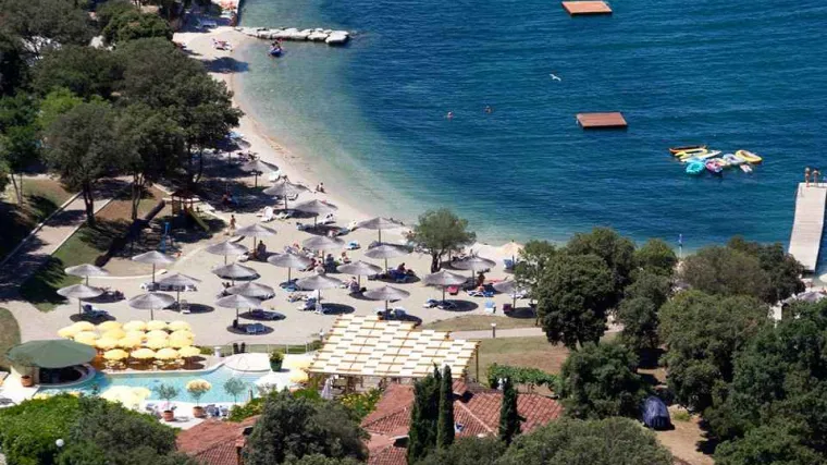 Snimao mobitelima djecu na plaži: građani Rovinja ulovili pedofila i zadržali ga do dolaska policije