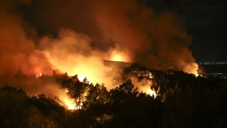 Požari u Crnoj Gori: Vatra se približila Njego&scaron;evu mauzoleju na vrhu Lovćena