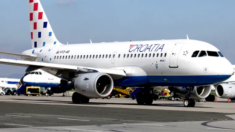 Drama na letu Pariz-Zagreb: nevrijeme i jaka tuča o&scaron;tetili zrakoplov Croatia Airlinesa, morali su ga povući iz prometa