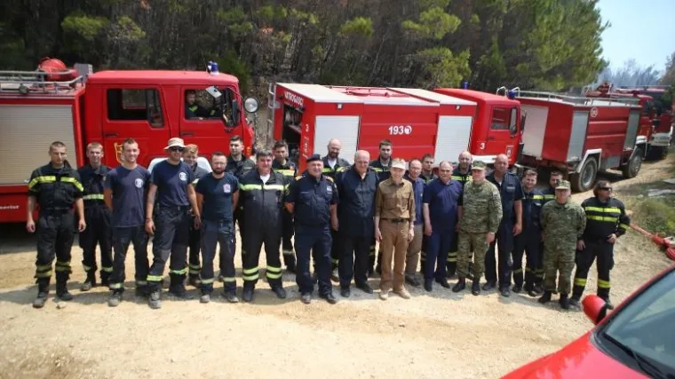 Vatrogasci Splitsko-dalmatinske županije dobili 100 vatrogasnih cijevi vrijednih 55 tisuća kuna