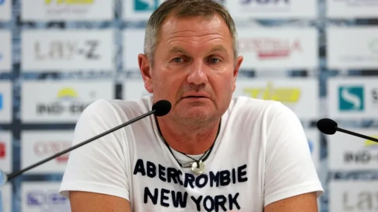 Rijekin trener odgovorio igraču koji kaže da je arogantan i da mu 'dvije treba stisnuti'