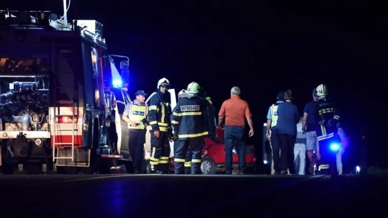 Sudarili se kombi i auto, jedna osoba poginula