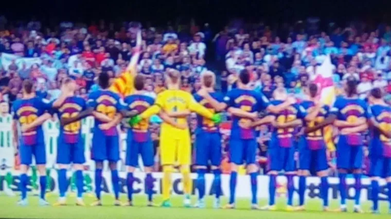 Krcati Camp Nou odao počast žrtvama terorističkog napada