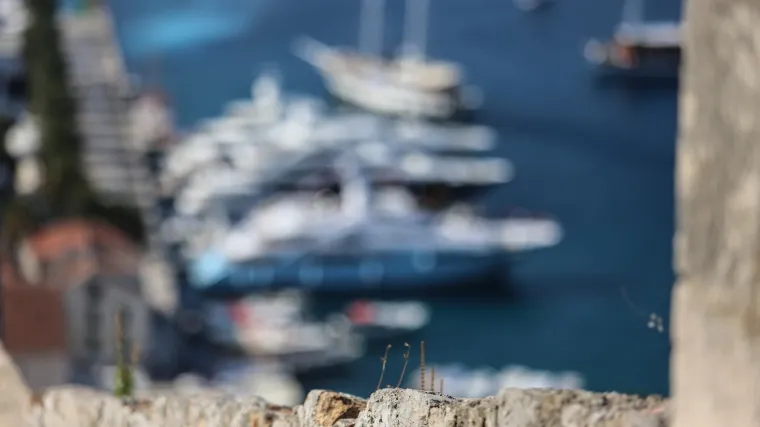 U tučnjavi zbog privezi&scaron;ta za brod jednom od sudionika slomljena noga