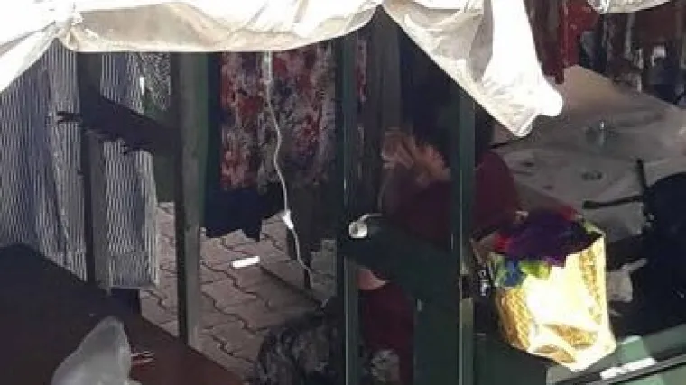 Evo tko je prodavačica koja s infuzijom u ruci dolazi raditi na splitsku tržnicu