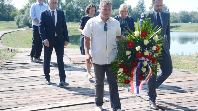 Hrvatska vlada pridružila se Europi u obilježavanju Europskog dana sjećanja na žrtve totalitarnih režima