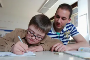 MZOS dodijelio 10 milijuna kuna za osiguravanje pomoćnika